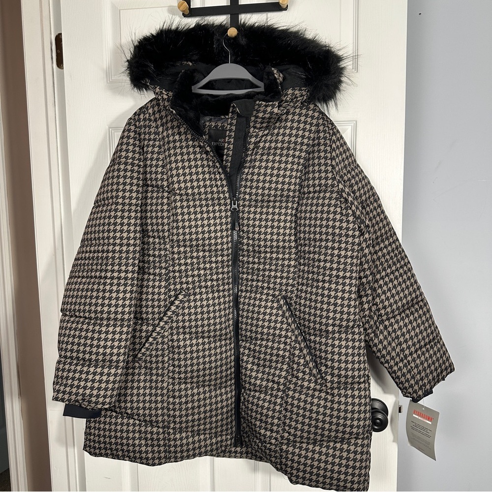 Arctic Expedition Houndstooth Puffer Jacket with Faux Fur Hood